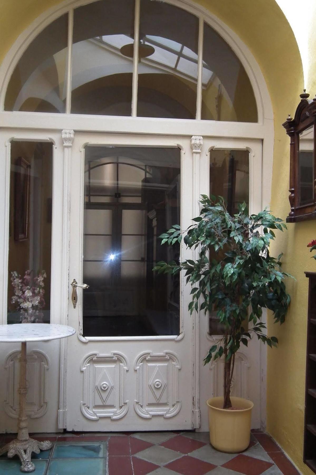 Centrum Tiffany Pension Domazlice Exterior photo